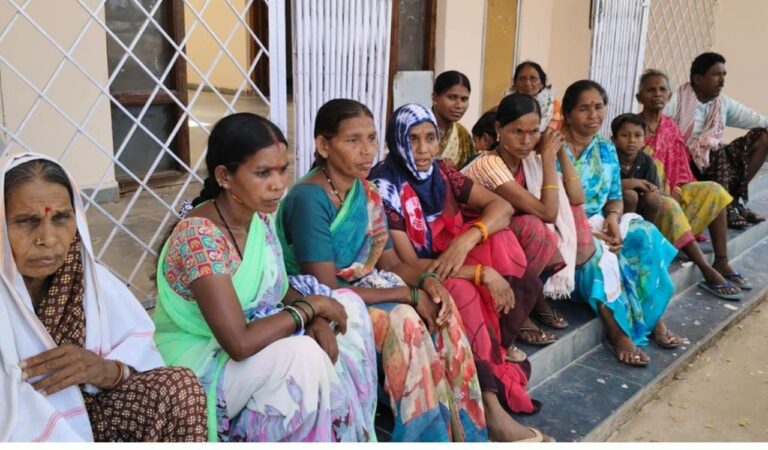 Women protest at MPDO office seeking drinking water in Mancherial