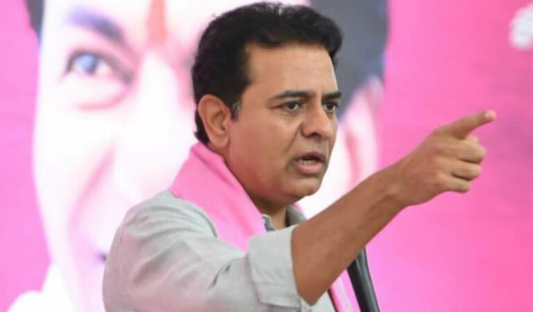 KTR demands Congress govt to expedite crop procurement